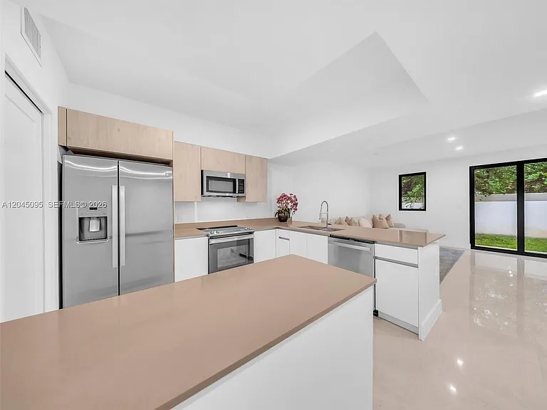5505 W Oak Way — Photo 4