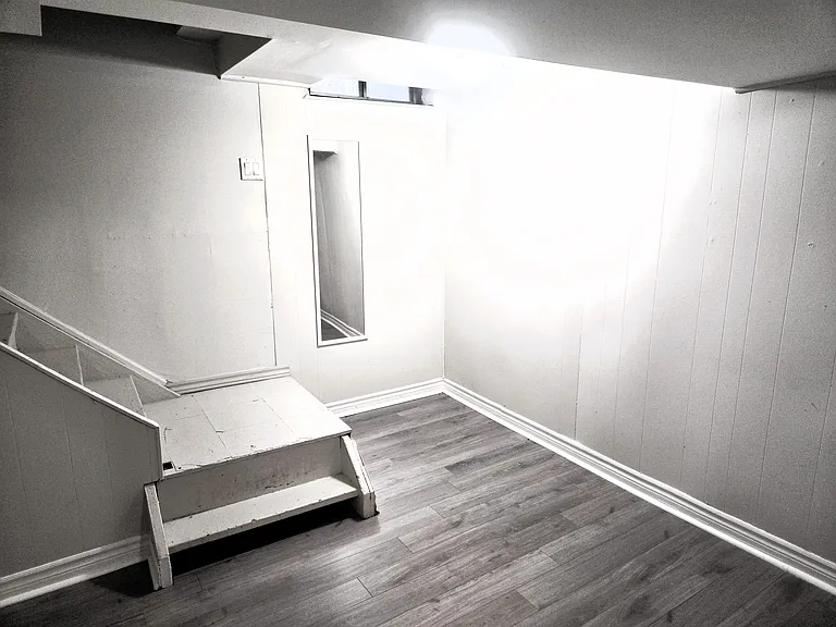 5 Juliana Sq — Photo 3