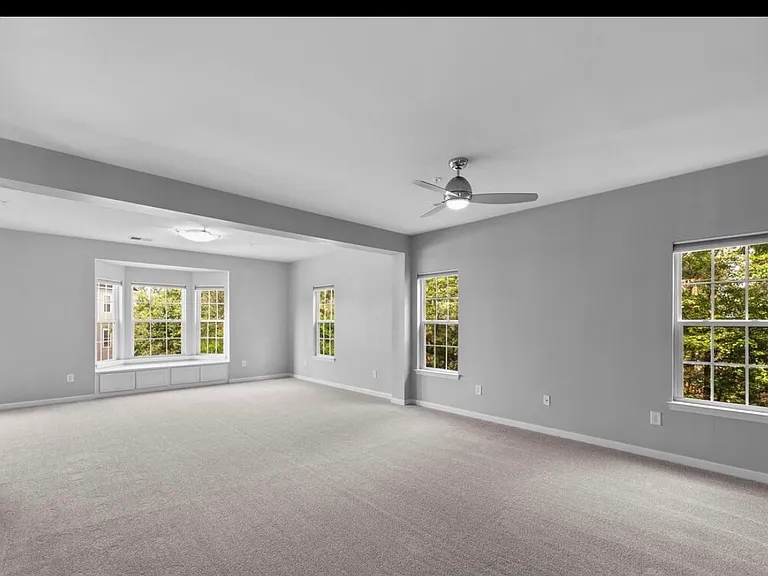 1604 Hardwick Ct — Photo 9