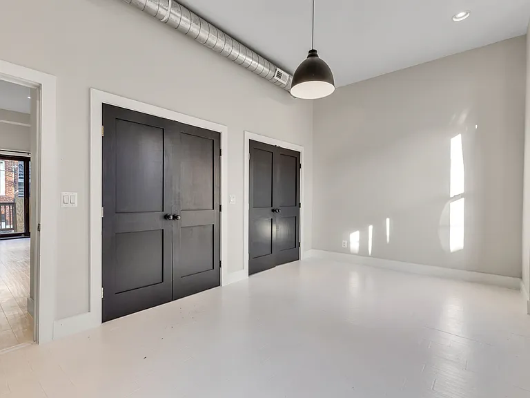 1319 W Fayette St — Photo 12