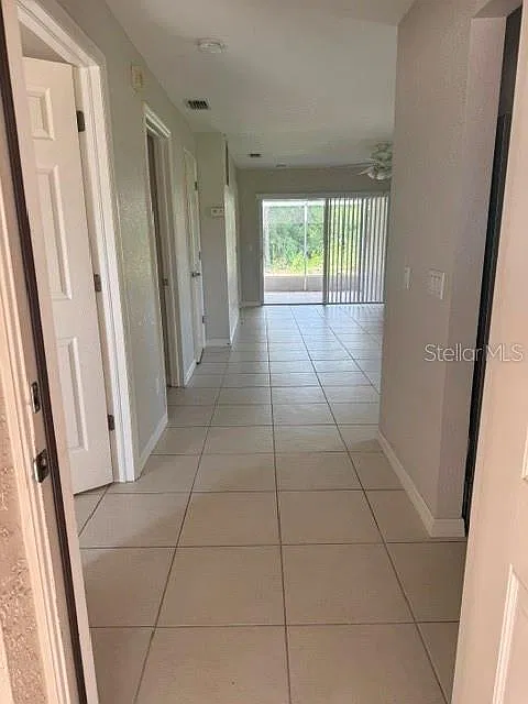 2 bed, 2.0 bath, 979 sqft, $1,350 — Photo 4