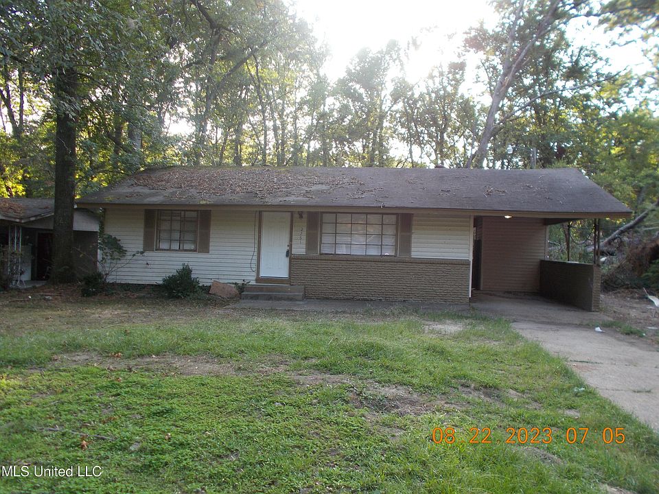 1st image of 2751 Brookwood Dr