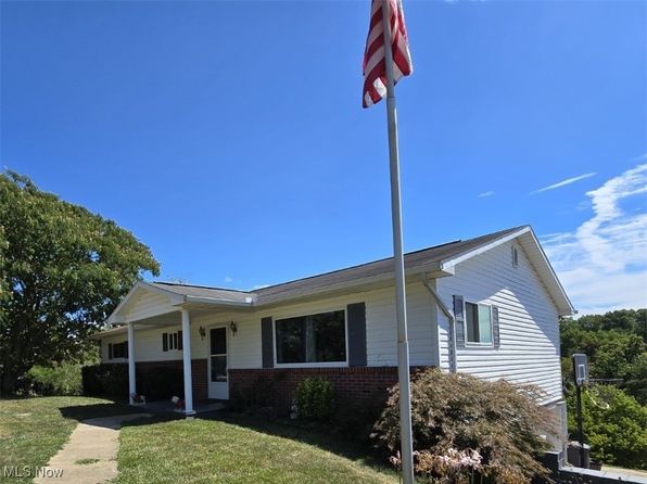 780 McGill Rd, Belpre, OH 45784