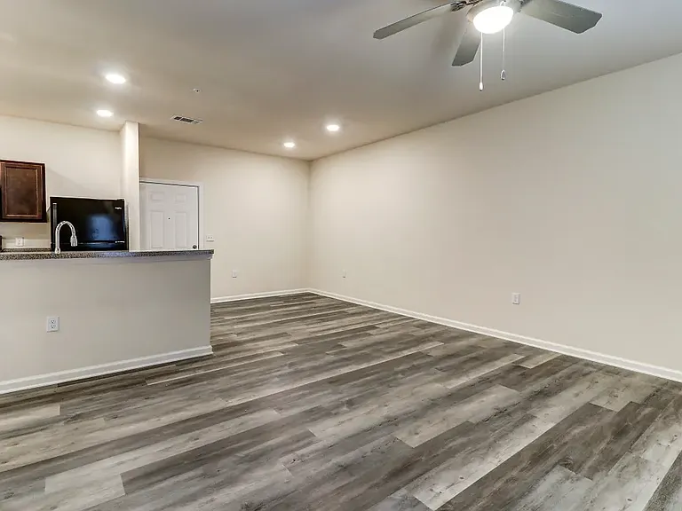 West Way I Apartments — Photo 13