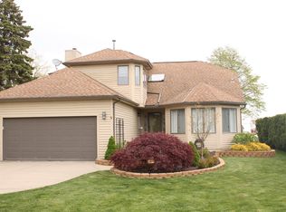 38054 Lakeville St, Harrison Township, MI