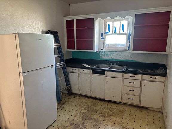 4th image of 216 N Kentucky Ave
