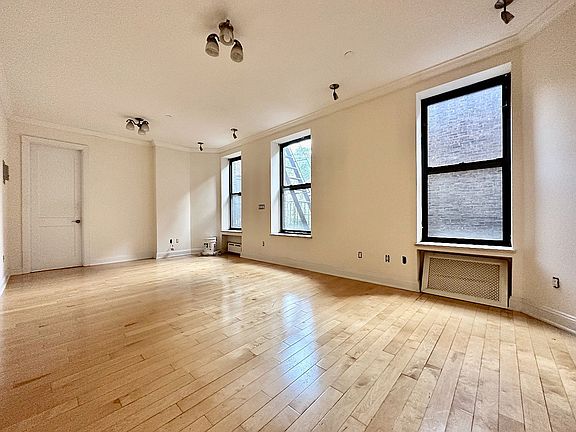 4th image of 742 Saint Nicholas Ave APT 10A