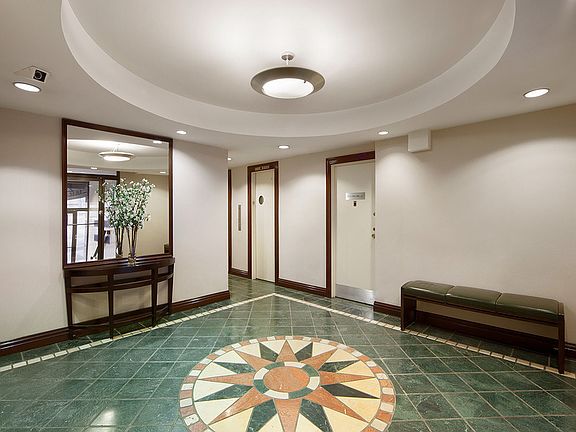 4th image of 110 E 36th St APT 4D