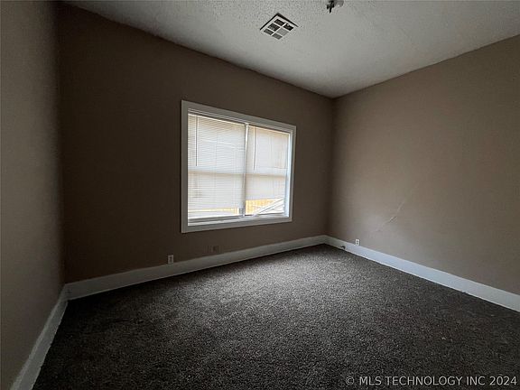 4th image of 405 E Comanche Ave