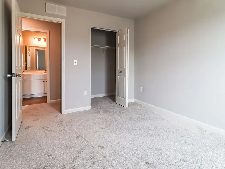 2216 Macatawa Ln — Photo 21