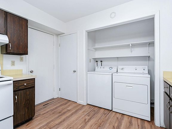 5th image of 3401 McConnell Dr