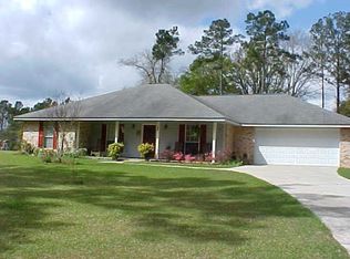 93 Covered Bridge Rd, Carriere, MS 39426