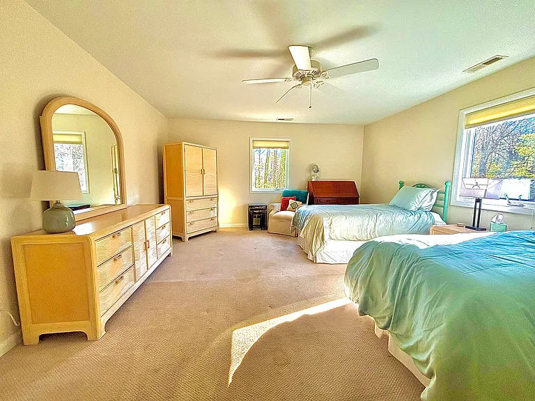 119 W Fox Chase Rd — Photo 5