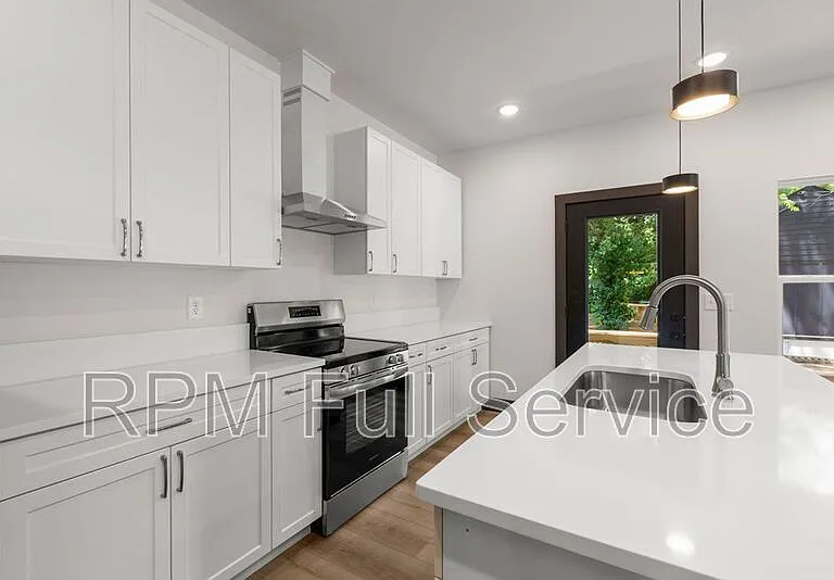 2400 Buchanan St #2400B — Photo 11