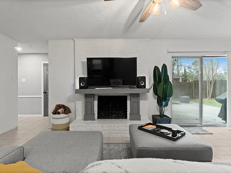 25818 Leafywood Dr — Photo 10