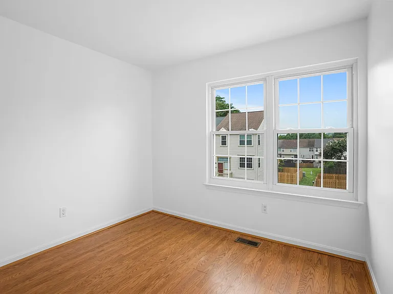 423 McDaniel Dr — Photo 34