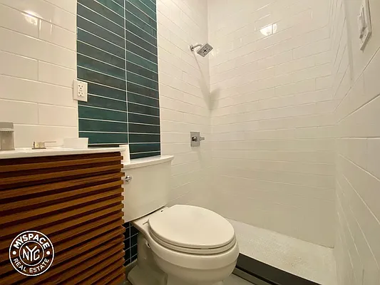 Rented by MySpaceNYC | media 10