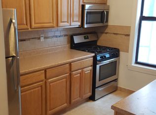 3015 41st St, Astoria, NY 11103