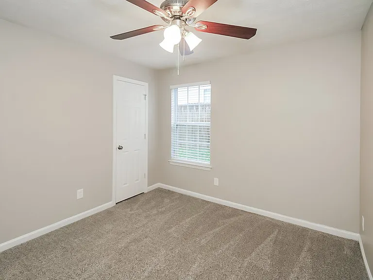 8131 Wynfield Dr — Photo 12