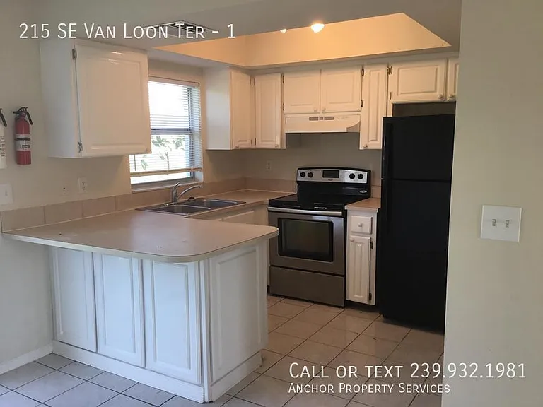 215 SE Van Loon Ter #1 — Photo 4