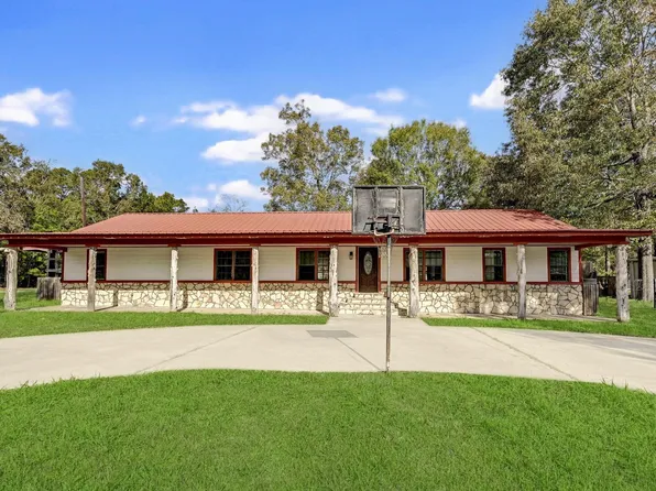 858 Big Hawg Dr, Trinity, TX 75862