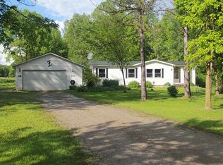 2322 Hallers Creek Ln, Green Bay, WI 54313
