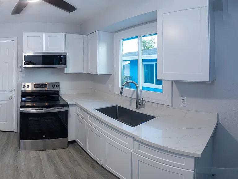 1008 S 3rd St #3 — Photo 6