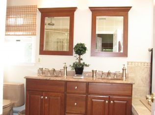 10 Caitlin Ct, Newton, NJ 07860