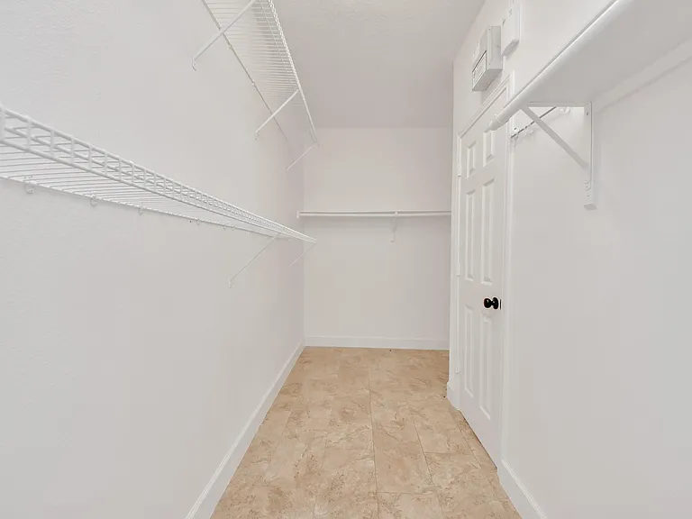 13515 Scarab Dr — Photo 35