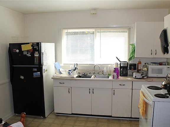 5th image of 7113 Tracy Ave