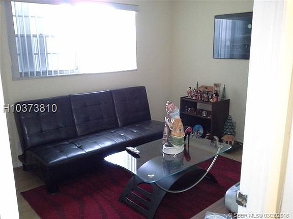 3rd image of 608 NE 2nd St APT 437
