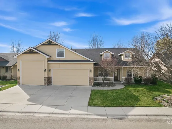 677 E Halpin Dr, Meridian, ID 83646