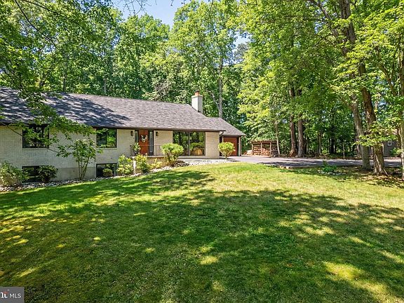 3rd image of 7427 Maple Branch Rd