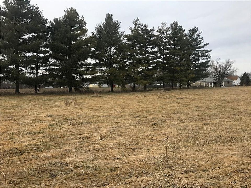 2nd image of 2524 S Hurst Cemetery Rd