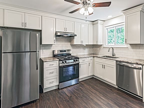 2nd image of 581 Hemingway Dr