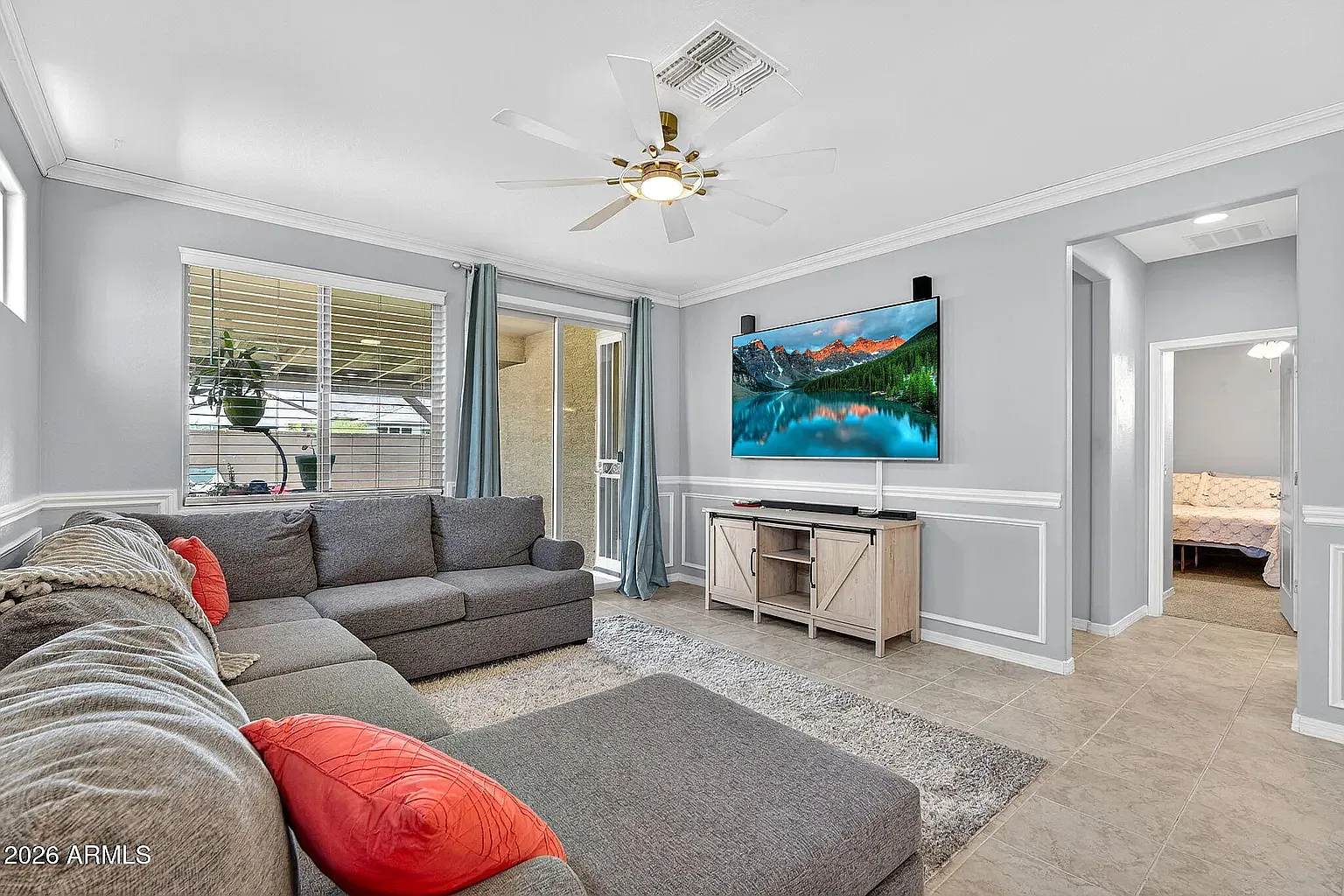 5 bed, 1960 sqft, $2,500 — Photo 3
