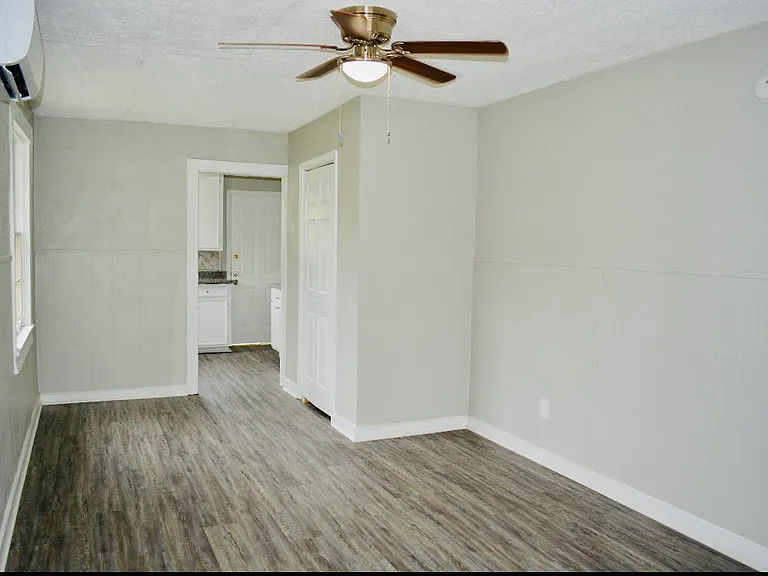 1501 Nashby St — Photo 3
