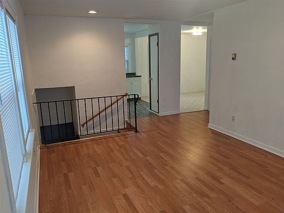 3rd image of 417 N Sherman Ave