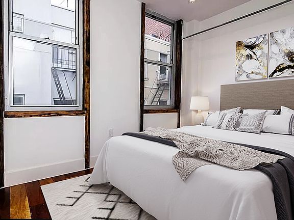 4th image of 308 Stanhope St APT 1R