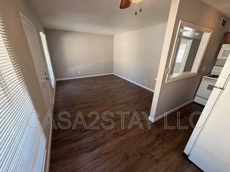 1 bed, 1.0 bath, $695 — Photo 3