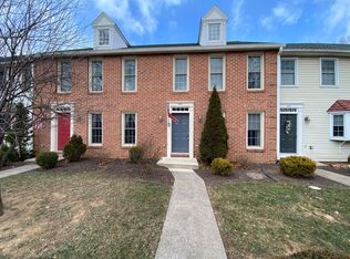 447 Delancey Ct, Mechanicsburg, PA