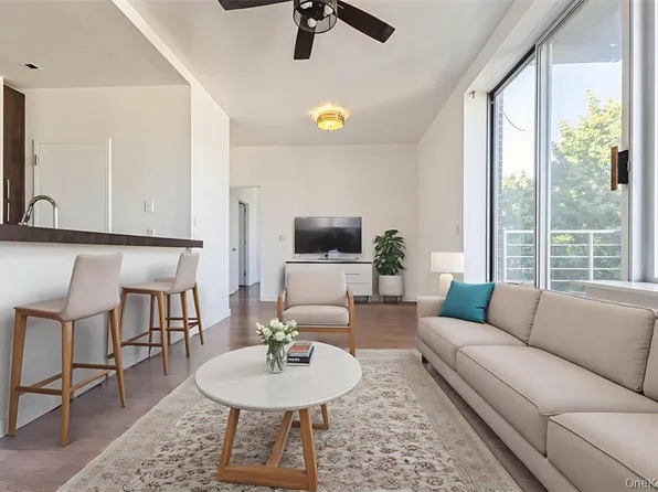 111 Monroe Street image 7 of 27