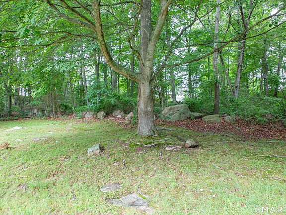 5th image of 35 Pheasant Run Road