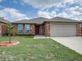 1124 Edgewater Dr, Azle, TX 76020