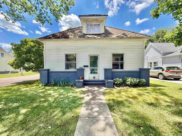 1202 N 3rd St, Boonville, IN 47601