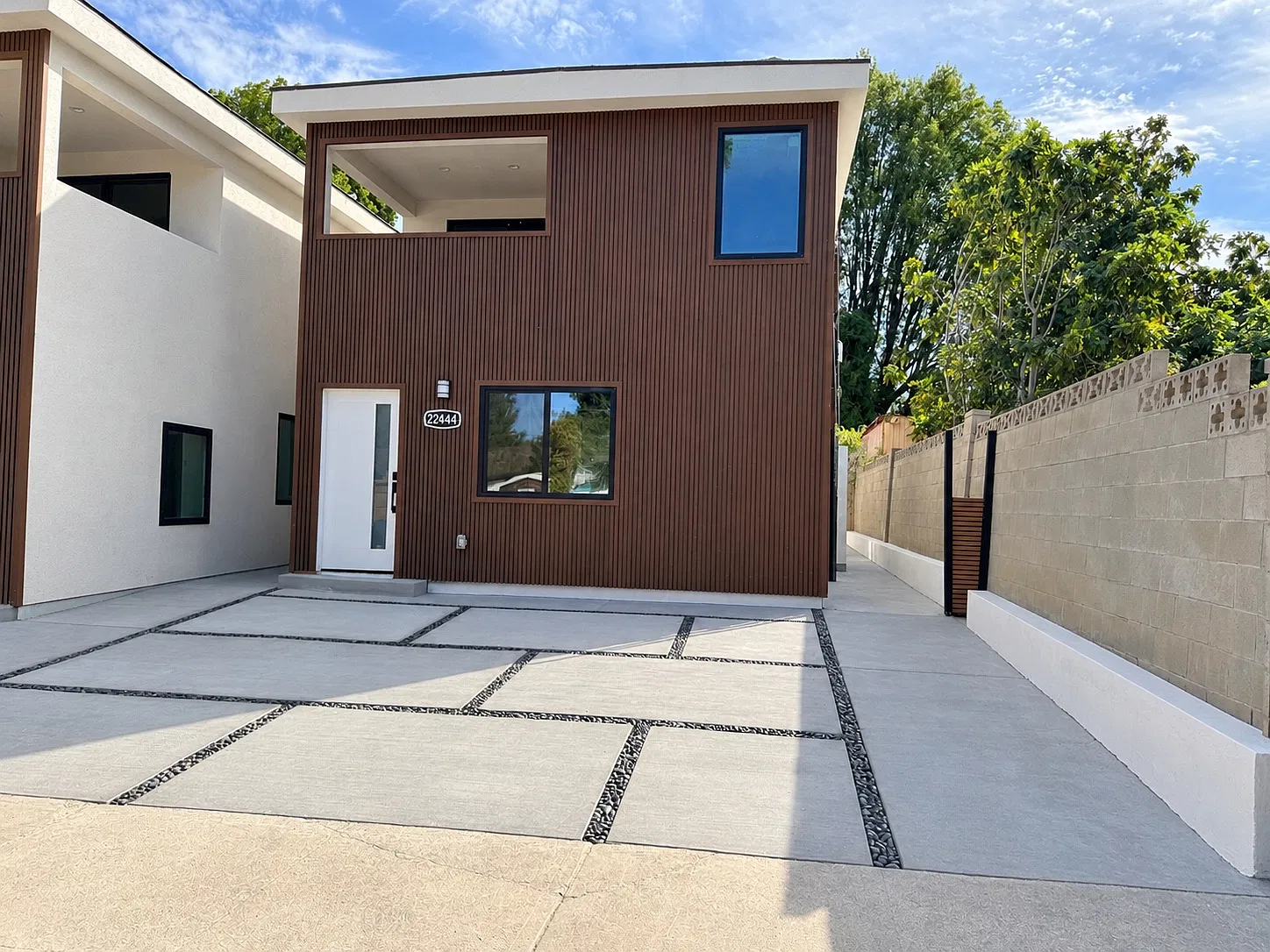 7525 Sausalito Ave — Photo 1