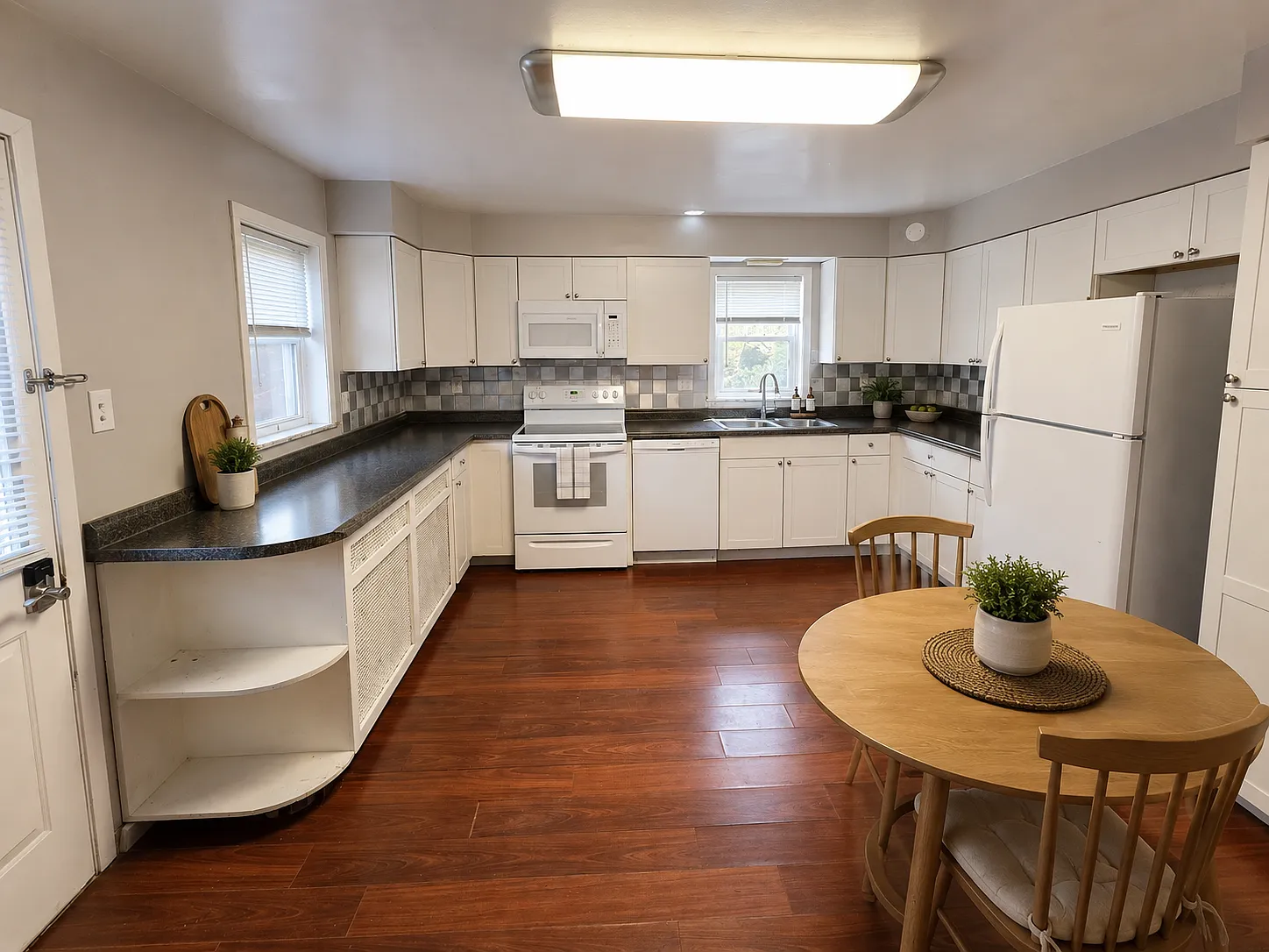410 Marlow St — Photo 4