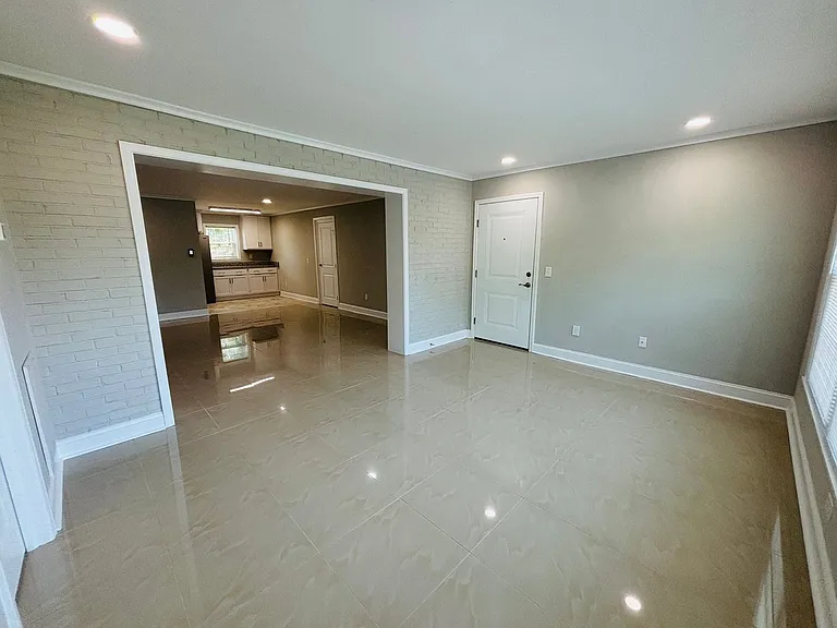 2 Bedroom/1 Bath and 3 Bedroom/2 Bath Quadplex — Photo 26