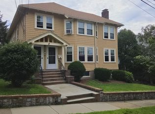 27 Oakley Rd #1, Watertown, MA 02472