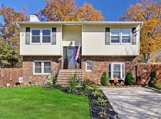 640 Cook Ave, Laurence Harbor, NJ 08879